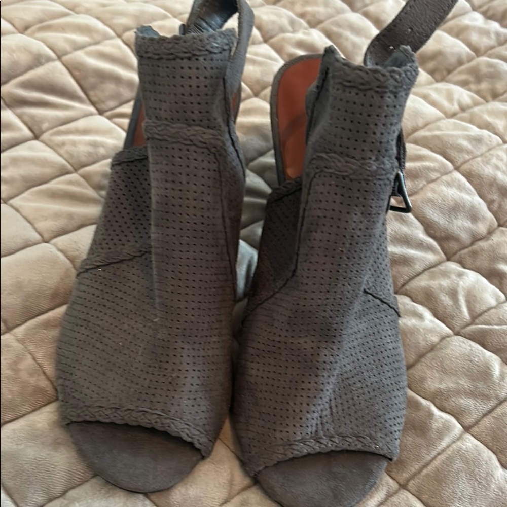 Mia Gray Women's Open-Toe Shoes NWOT